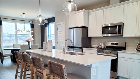 Tiny photo for 2229 Waters Edge Drive, Schaumburg, IL 60173 (MLS # 12578275)