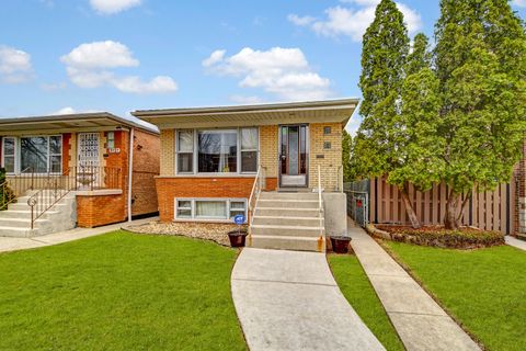 Photo of 5123 S Lotus Avenue, Chicago, IL 60638 (MLS # 12593301)