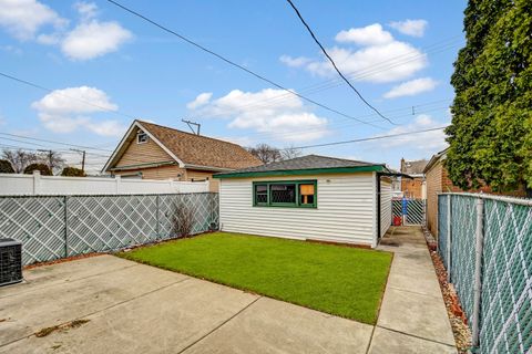 Tiny photo for 5123 S Lotus Avenue, Chicago, IL 60638 (MLS # 12593301)