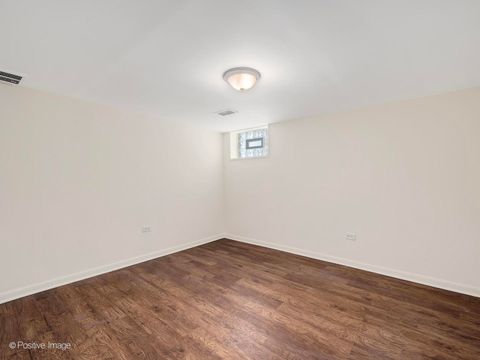 Tiny photo for 7516 N California Avenue, Chicago, IL 60645 (MLS # 12603129)