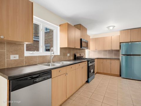 Tiny photo for 7516 N California Avenue, Chicago, IL 60645 (MLS # 12603129)