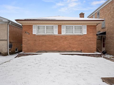 Tiny photo for 7516 N California Avenue, Chicago, IL 60645 (MLS # 12603129)