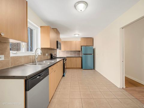 Tiny photo for 7516 N California Avenue, Chicago, IL 60645 (MLS # 12603129)