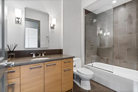 Tiny photo for 2550 N Lakeview Avenue #N1801, Chicago, IL 60614 (MLS # 12483239)