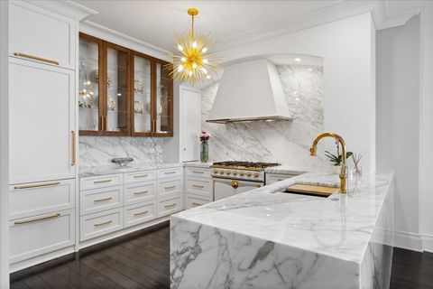 Tiny photo for 2550 N Lakeview Avenue #N1801, Chicago, IL 60614 (MLS # 12483239)