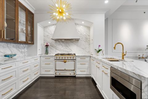Tiny photo for 2550 N Lakeview Avenue #N1801, Chicago, IL 60614 (MLS # 12483239)
