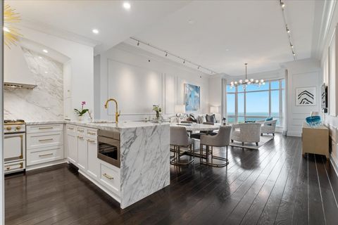 Tiny photo for 2550 N Lakeview Avenue #N1801, Chicago, IL 60614 (MLS # 12483239)