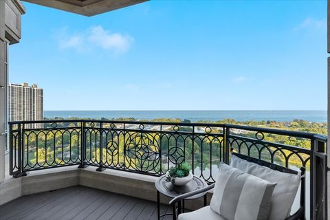Tiny photo for 2550 N Lakeview Avenue #N1801, Chicago, IL 60614 (MLS # 12483239)