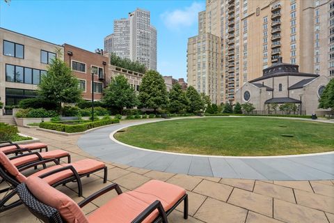 Tiny photo for 2550 N Lakeview Avenue #N1801, Chicago, IL 60614 (MLS # 12483239)