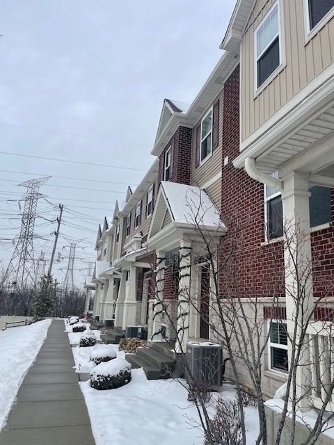 1100 Evergreen Avenue 6-3 Des Plaines IL 60016