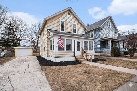 Photo of 819 Pearl Street, Aurora, IL 60505 (MLS # 12576373)