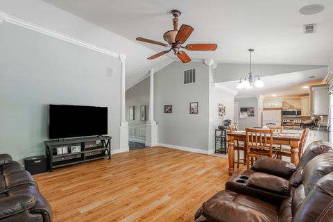 Tiny photo for 3018 Springfield Road, East Peoria, IL 61611 (MLS # 12646849)