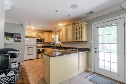 Tiny photo for 3018 Springfield Road, East Peoria, IL 61611 (MLS # 12646849)