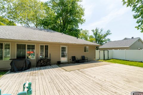 Tiny photo for 3018 Springfield Road, East Peoria, IL 61611 (MLS # 12646849)