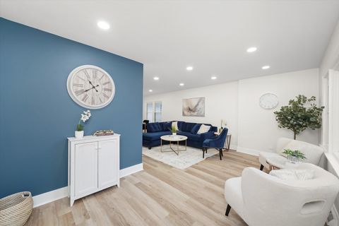 Tiny photo for 4617 N Lowell Avenue, Chicago, IL 60630 (MLS # 12521423)