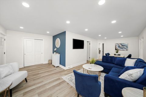 Tiny photo for 4617 N Lowell Avenue, Chicago, IL 60630 (MLS # 12521423)