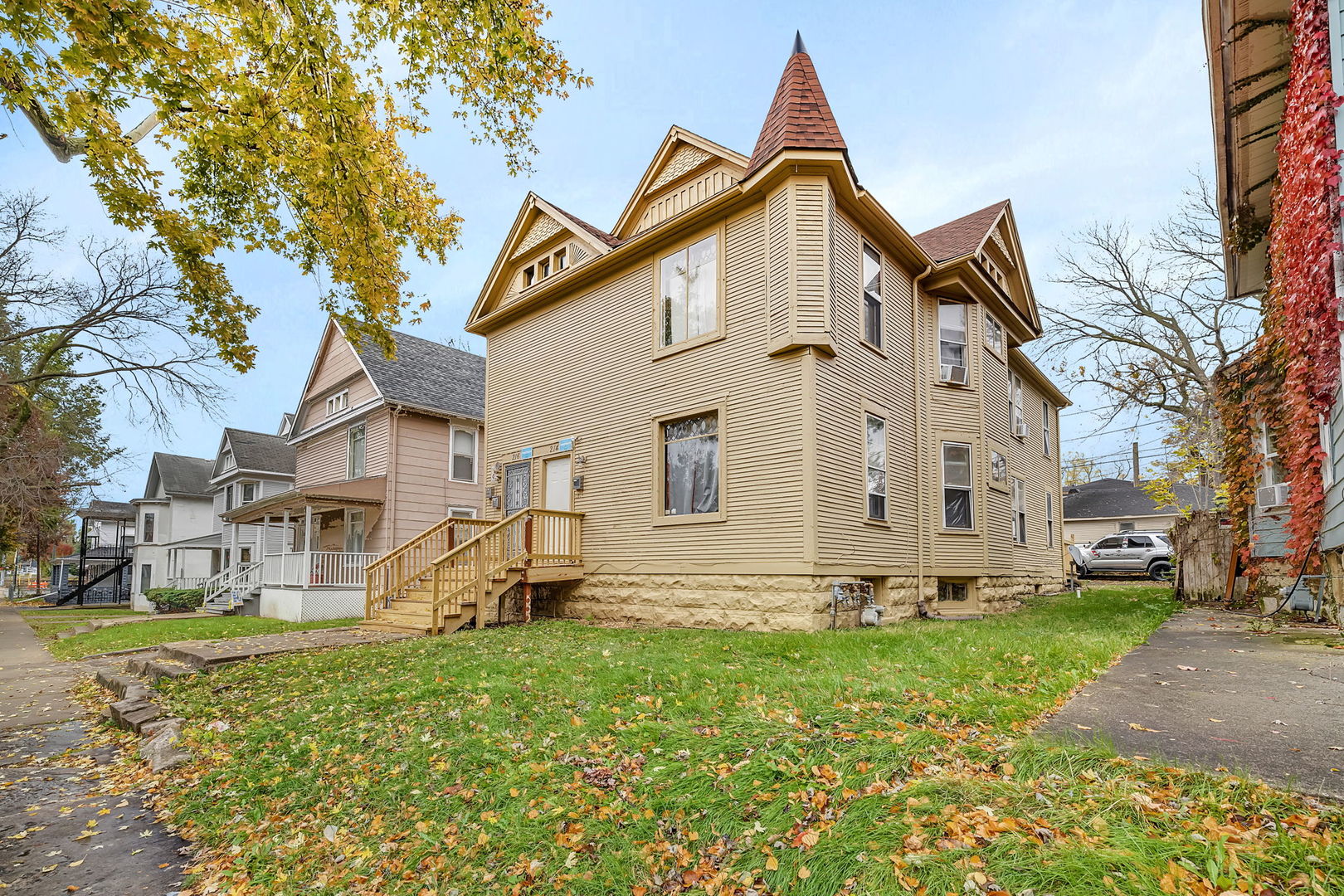 214-216 N Hickory Street