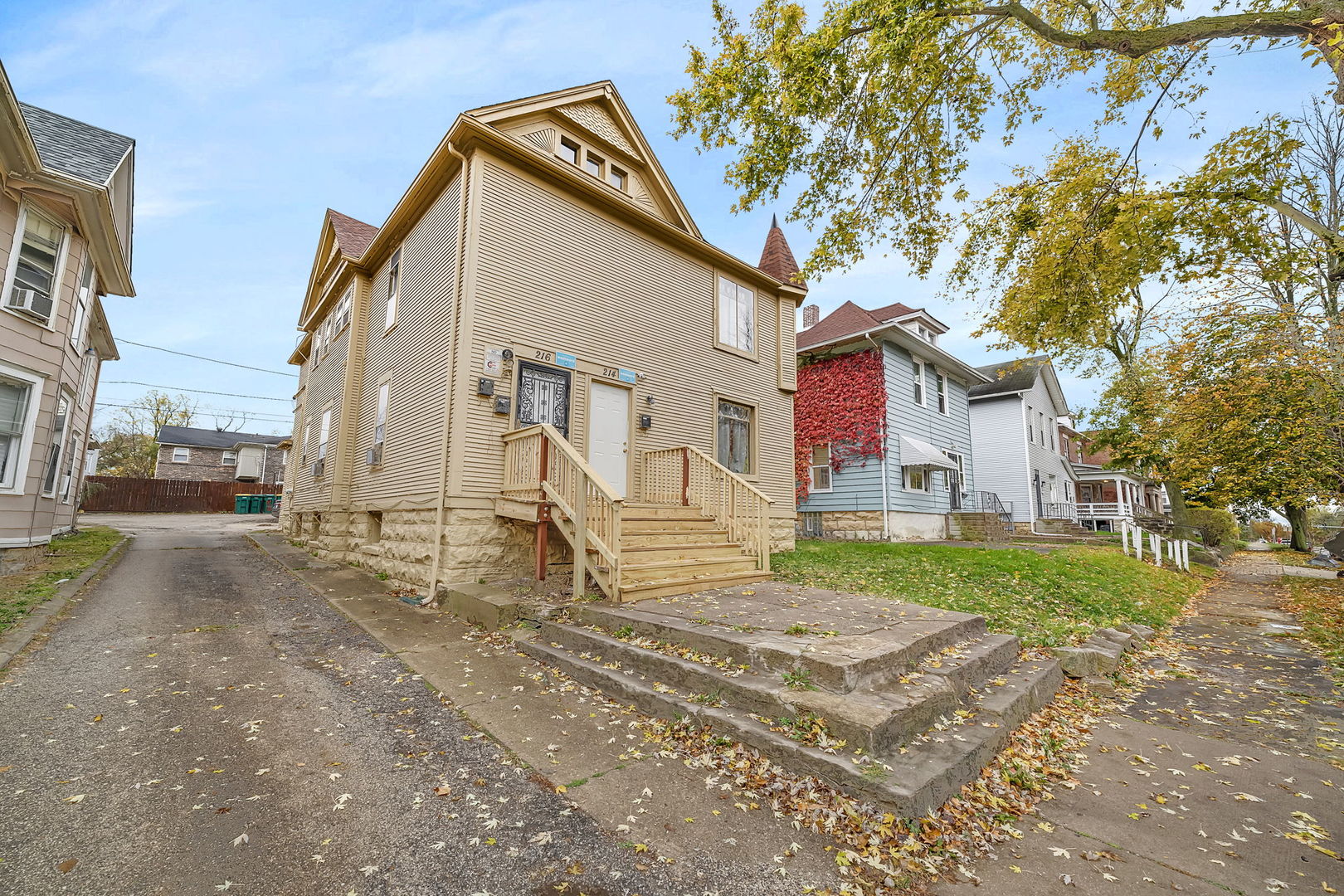 214-216 N Hickory Street
