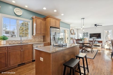 Tiny photo for 816 S Spring Road, Elmhurst, IL 60126 (MLS # 12623396)