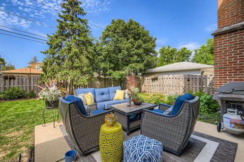 Tiny photo for 816 S Spring Road, Elmhurst, IL 60126 (MLS # 12623396)