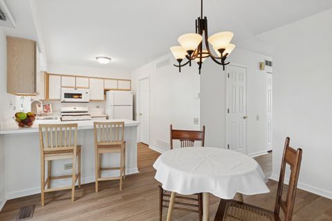 Tiny photo for 305 Cane Garden Circle, Aurora, IL 60504 (MLS # 12482487)
