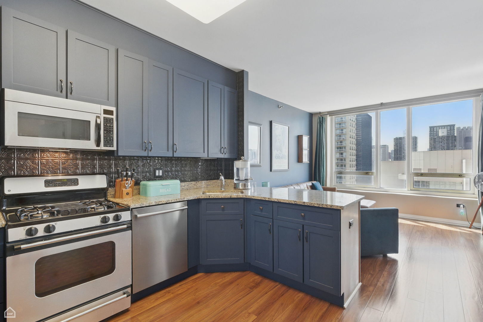 33 W Ontario Street 40C