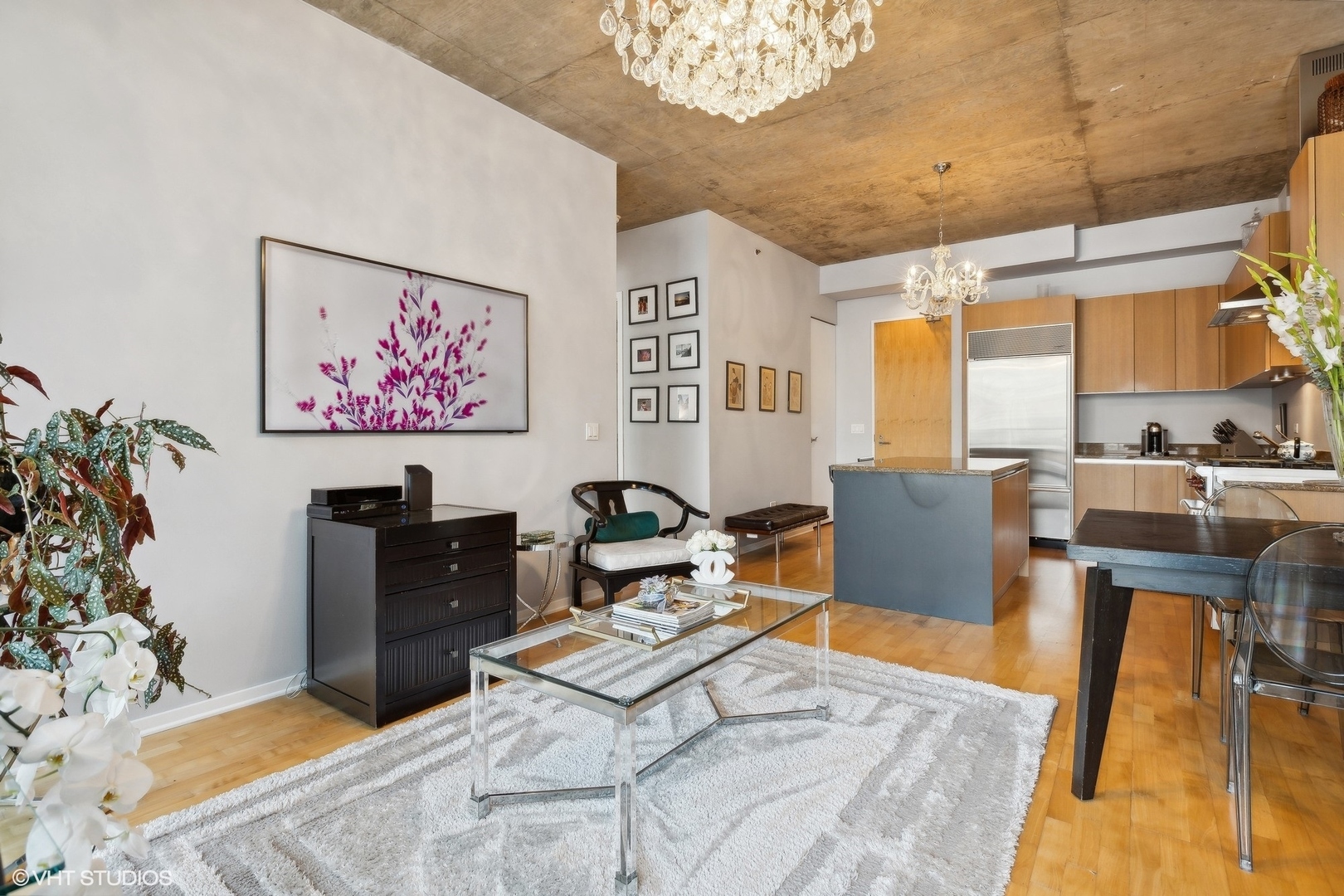 600 N Fairbanks Court 1306
