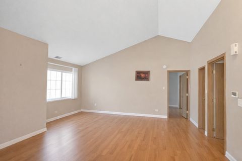 Tiny photo for 1960 HERON Avenue #B, Schaumburg, IL 60193 (MLS # 12628023)