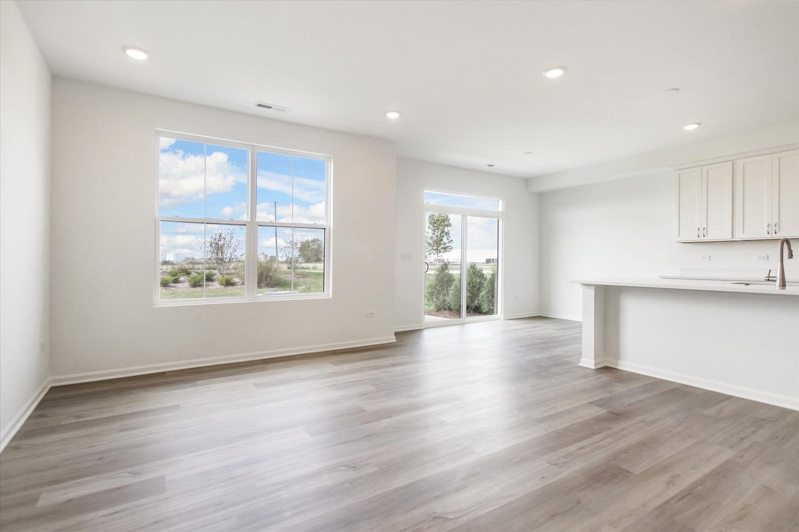 25548 W Emory Lane