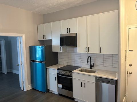 Tiny photo for 20 E Goethe Street #404, Chicago, IL 60610 (MLS # 12565282)