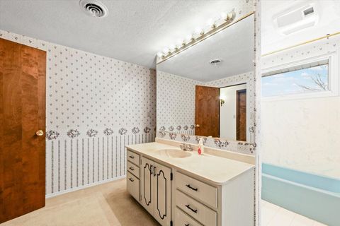 Tiny photo for 2761 County Road 1700 N, Ogden, IL 61859 (MLS # 12432651)