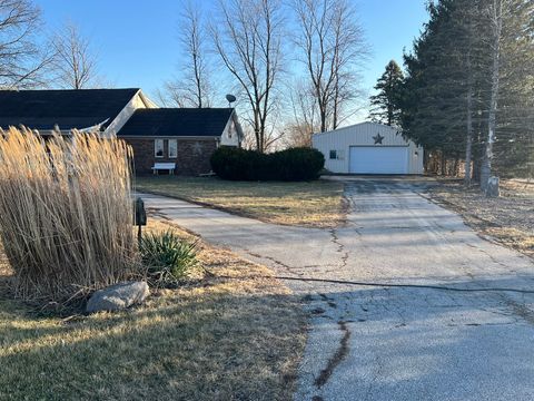 Tiny photo for 2761 County Road 1700 N, Ogden, IL 61859 (MLS # 12432651)