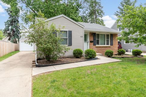 Tiny photo for 428 Ingleside Avenue, Aurora, IL 60506 (MLS # 12656604)