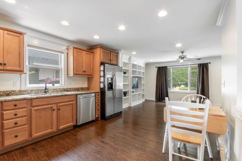 Tiny photo for 428 Ingleside Avenue, Aurora, IL 60506 (MLS # 12656604)