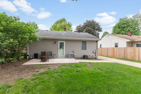 Tiny photo for 428 Ingleside Avenue, Aurora, IL 60506 (MLS # 12656604)