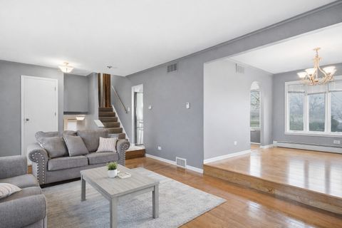 Tiny photo for 18341 Poplar Avenue, Homewood, IL 60430 (MLS # 12534987)