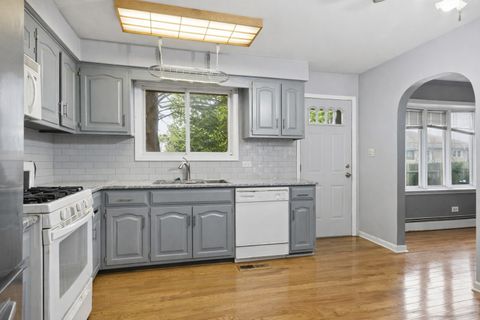 Tiny photo for 18341 Poplar Avenue, Homewood, IL 60430 (MLS # 12534987)