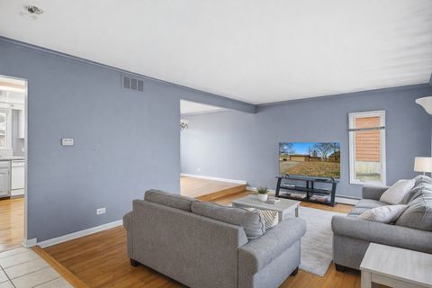 Tiny photo for 18341 Poplar Avenue, Homewood, IL 60430 (MLS # 12534987)