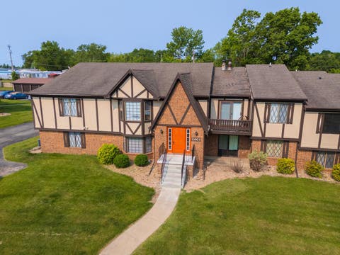 Tiny photo for 2003 Tracy Drive #1, Bloomington, IL 61704 (MLS # 12678897)