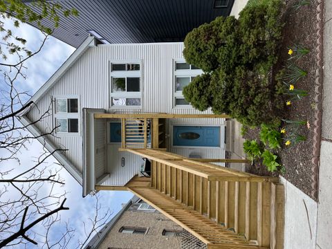 2310 W Winnemac Avenue 1 Chicago IL 60625