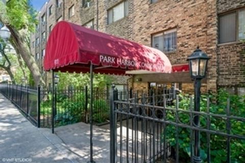 Photo of 611 W Patterson Avenue #317, Chicago, IL 60613 (MLS # 12482827)