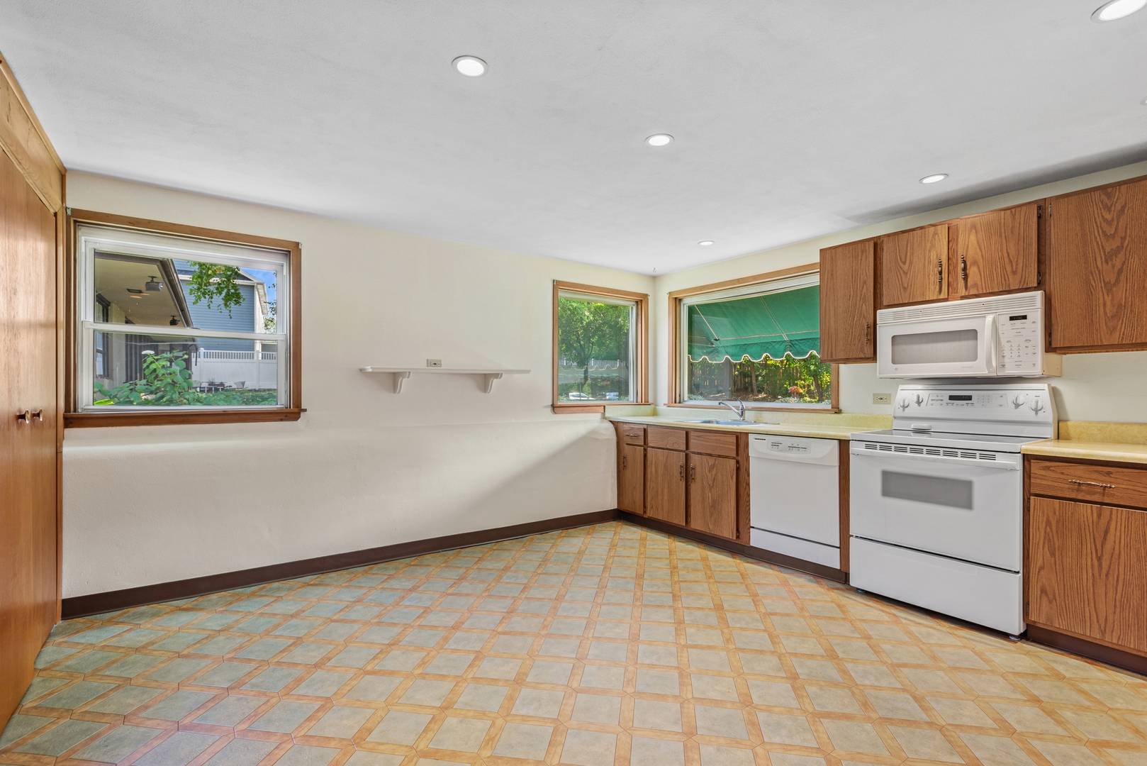104 E Elm Street