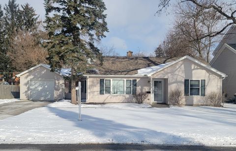 Photo of 226 Charlotte Place, Mundelein, IL 60060 (MLS # 12545334)