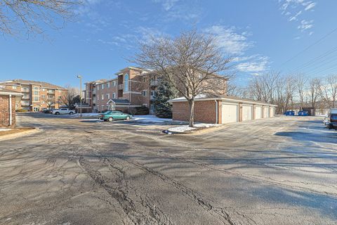 Tiny photo for 881 N Swift Road #206, Addison, IL 60101 (MLS # 12616259)