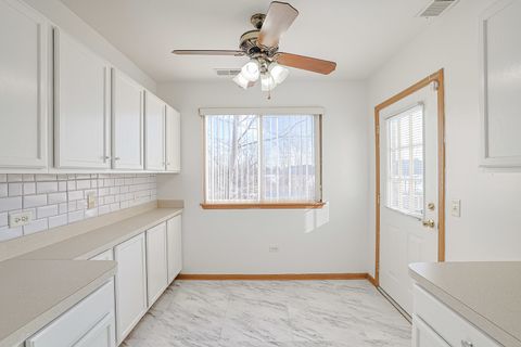 Tiny photo for 881 N Swift Road #206, Addison, IL 60101 (MLS # 12616259)