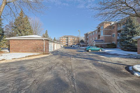 Tiny photo for 881 N Swift Road #206, Addison, IL 60101 (MLS # 12616259)
