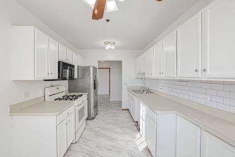 Tiny photo for 881 N Swift Road #206, Addison, IL 60101 (MLS # 12616259)