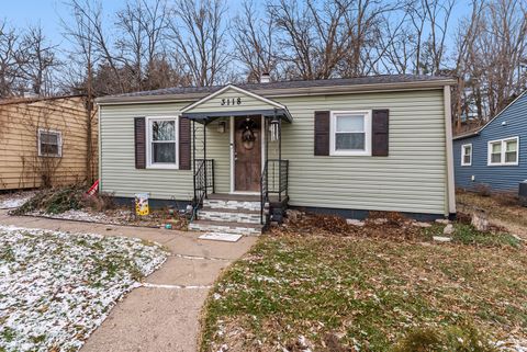 Photo of 3118 Indian Road, Davenport, IA 52802 (MLS # 12550339)