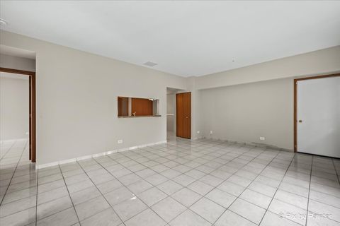 Tiny photo for 327 Gazebo Lane, Lombard, IL 60148 (MLS # 12649646)