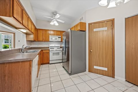 Tiny photo for 327 Gazebo Lane, Lombard, IL 60148 (MLS # 12649646)